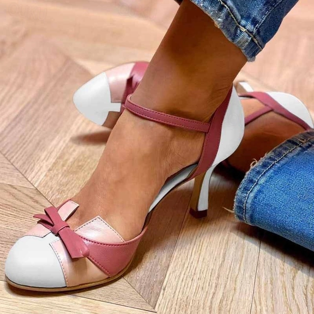 Adléta | ELEGANTIŠKOS SANDALAI SU PETAIS